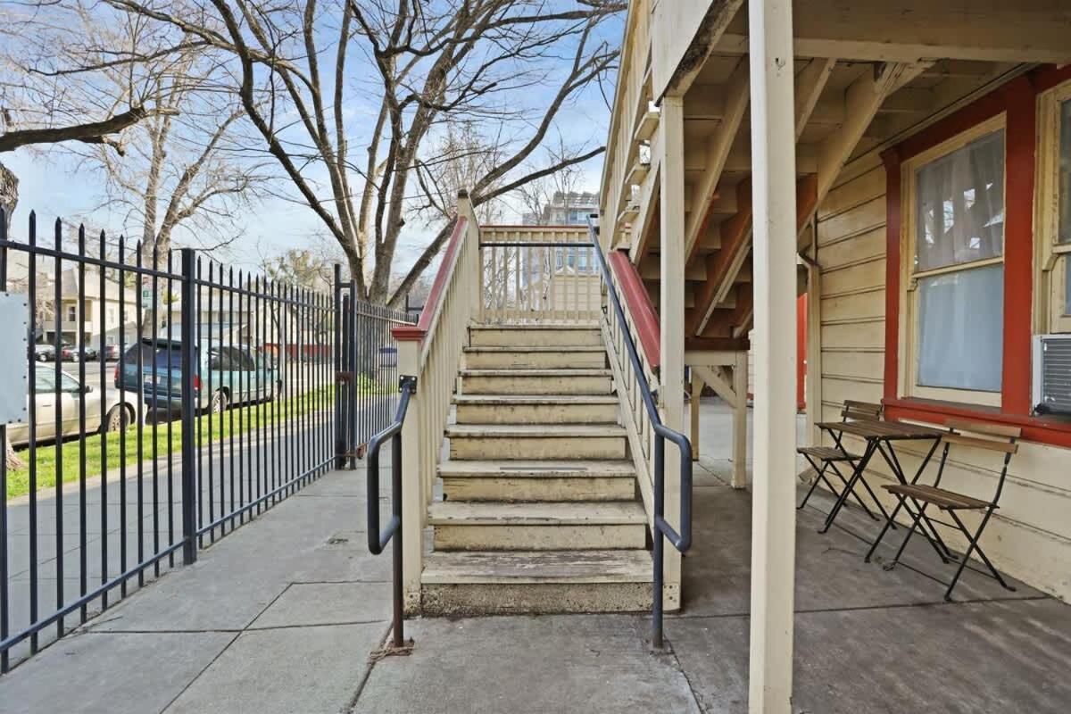 Cozy Upstairs Near Downtown And The River Apartment Sacramento
