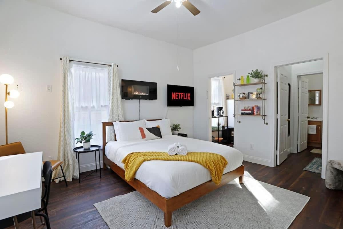 Apartment Cozy Upstairs Near Downtown And The River